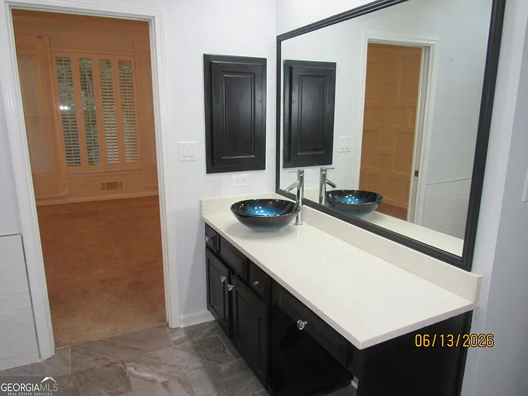 115 Sutton Ct — Photo 22