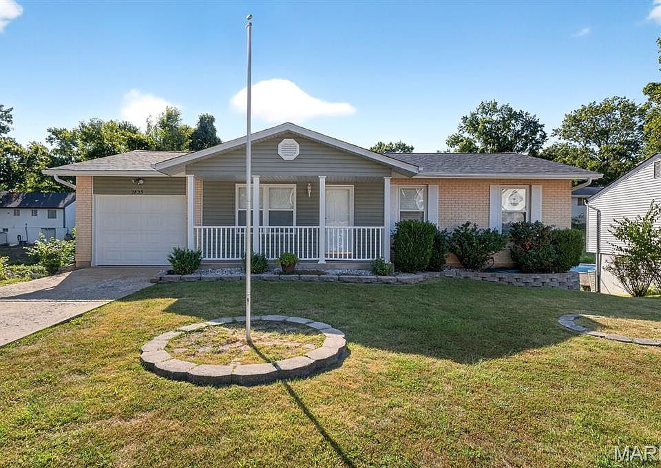 1st image of 2823 Glen Haven Dr
