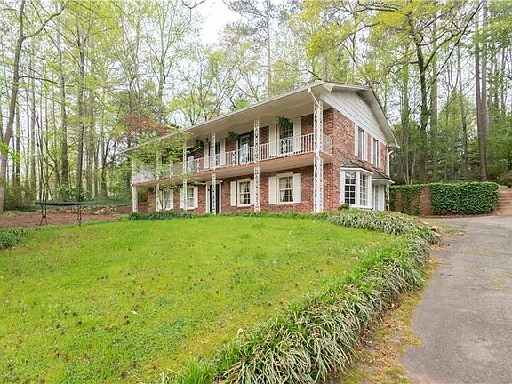 2nd image of 226 Lark Cir