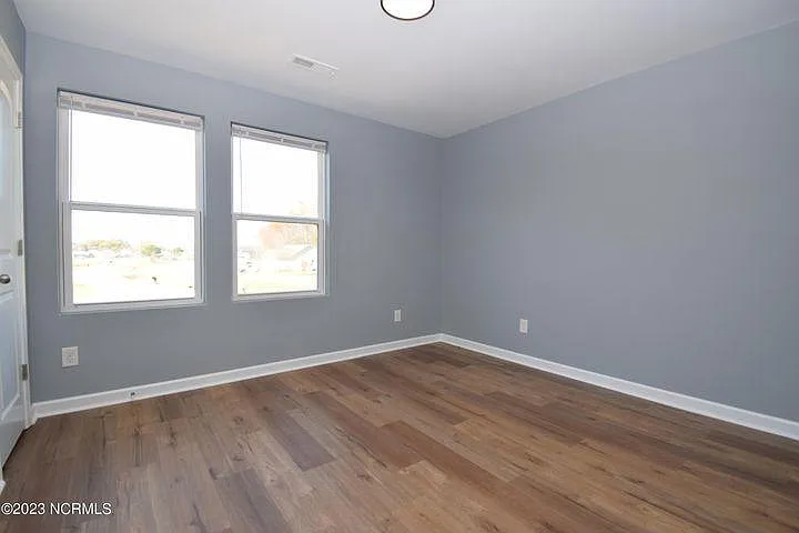 2302 Decorah Ct — Photo 10