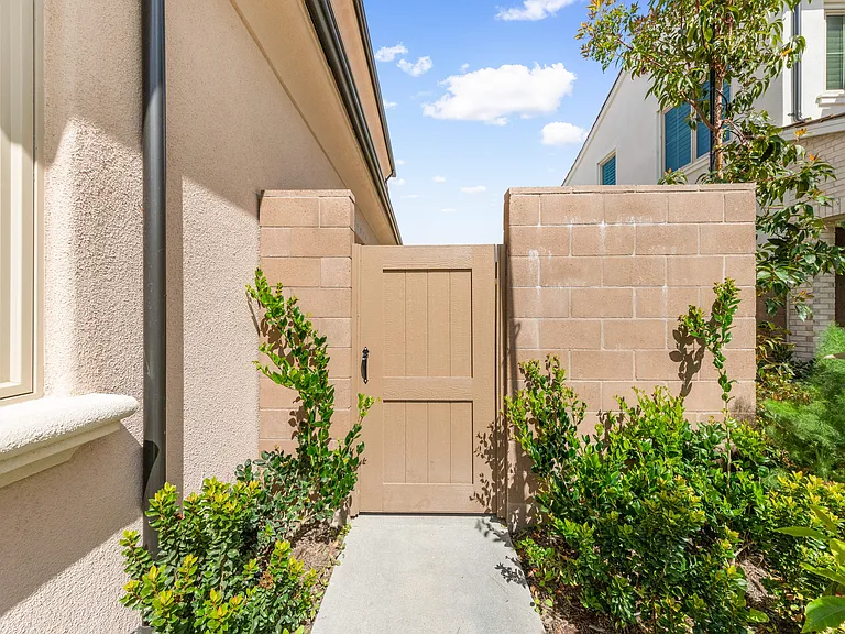 235 Pinnacle — Photo 12