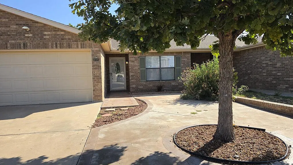 2 bed, 2.0 bath, 1420 sqft, $1,950 — Photo 1