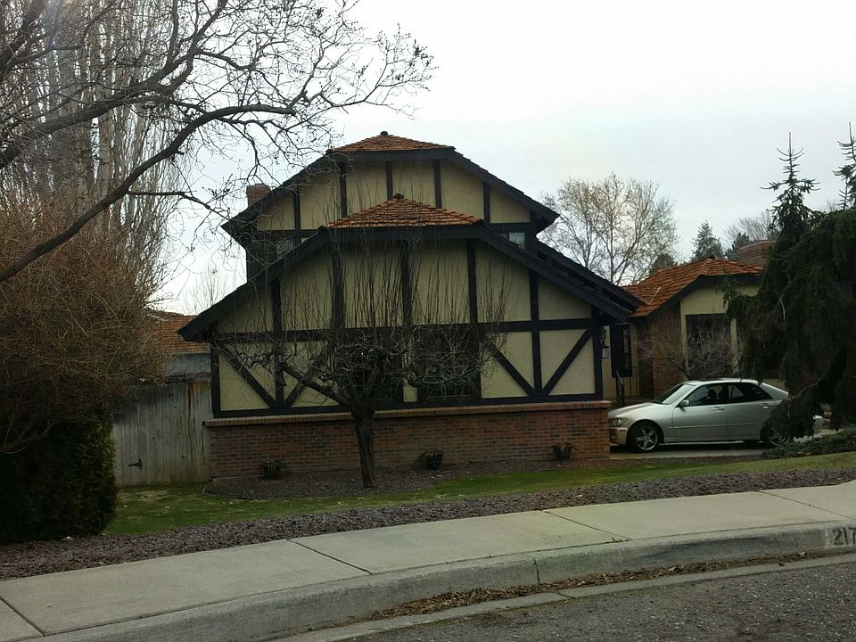 1st image of 217 Greenview Dr