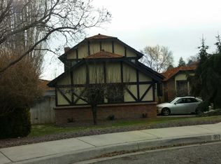 217 Greenview Dr, Richland, WA 99352