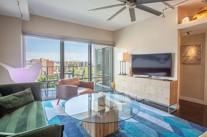 1 bed, 1.0 bath, 720 sqft, $2,099 — Photo 4