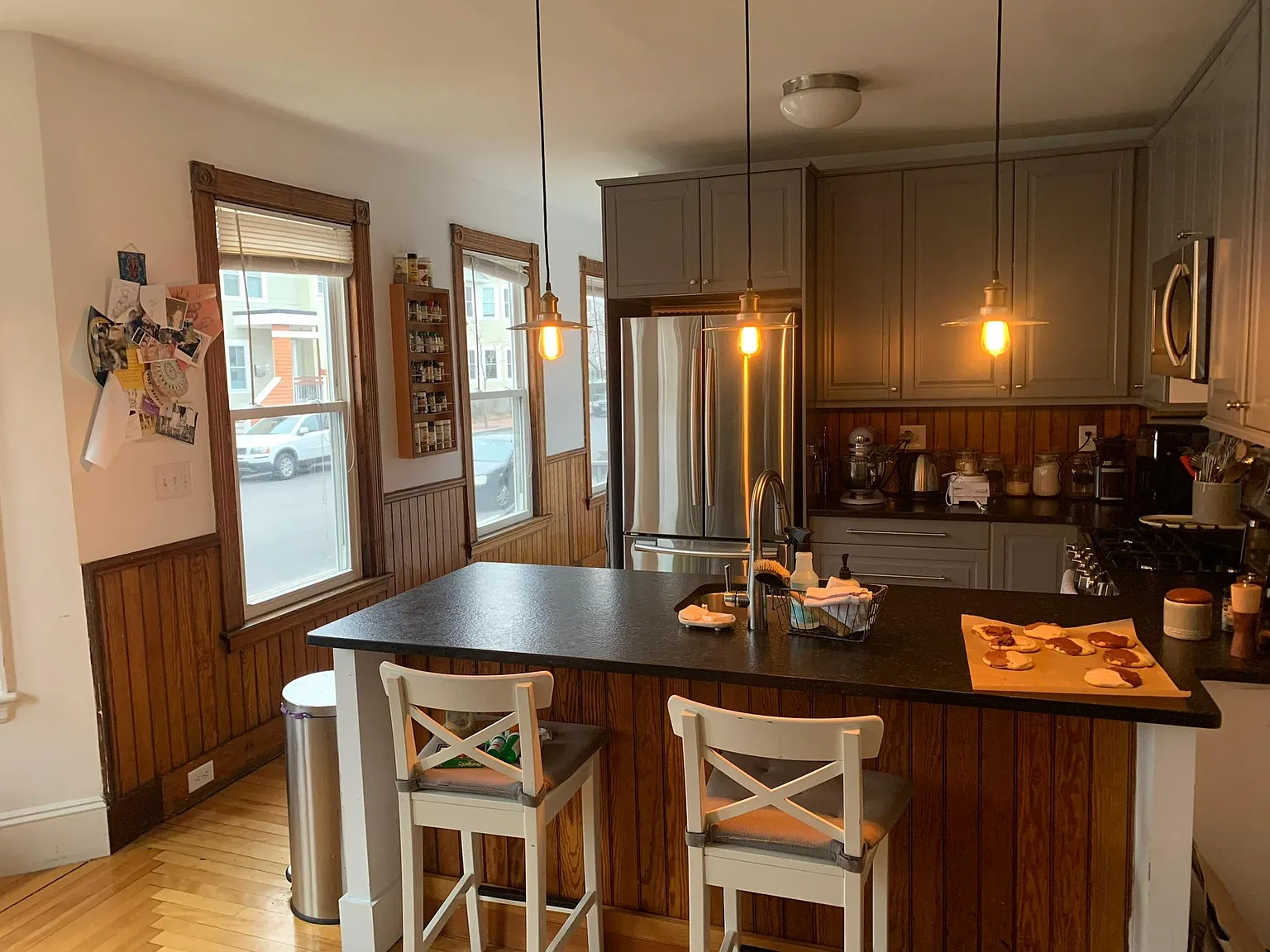 3 bed, 1350 sqft, $3,000 — Photo 4