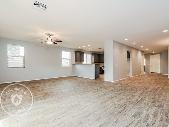 3rd image of 13734 E Weiers St