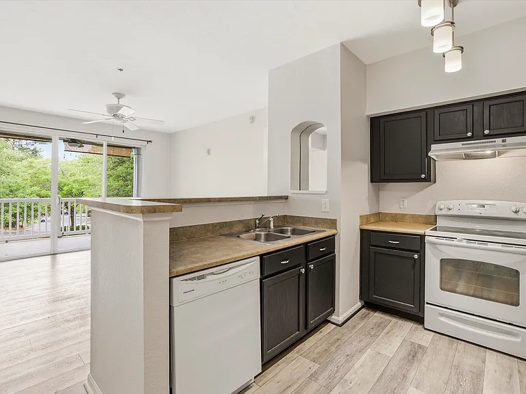 2801 Chancellorsville Dr #718 — Photo 11