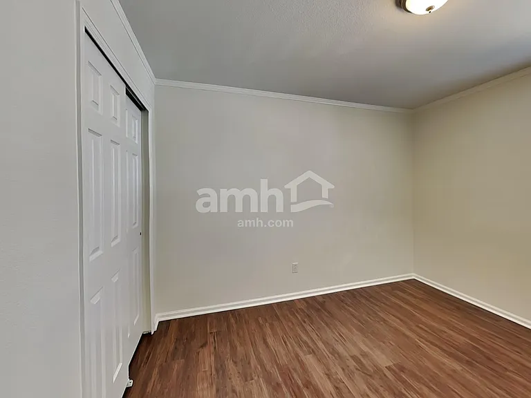 4815 Talons Mark Dr — Photo 14