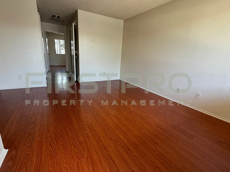 16824 Holly Dr #8 — Photo 4