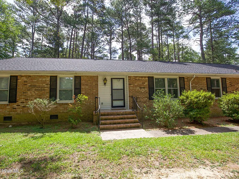 901 Glendale Dr — Photo 2