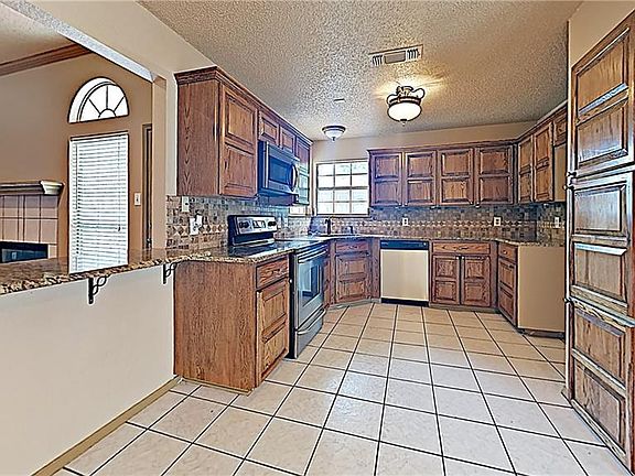 5th image of 7328 Glen Dr