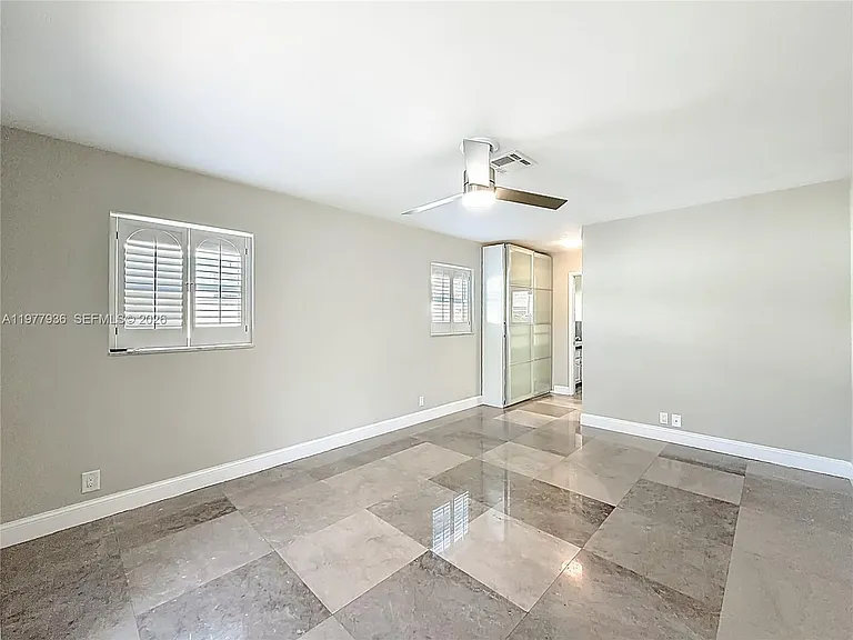 2770 NE 8th Ct — Photo 18