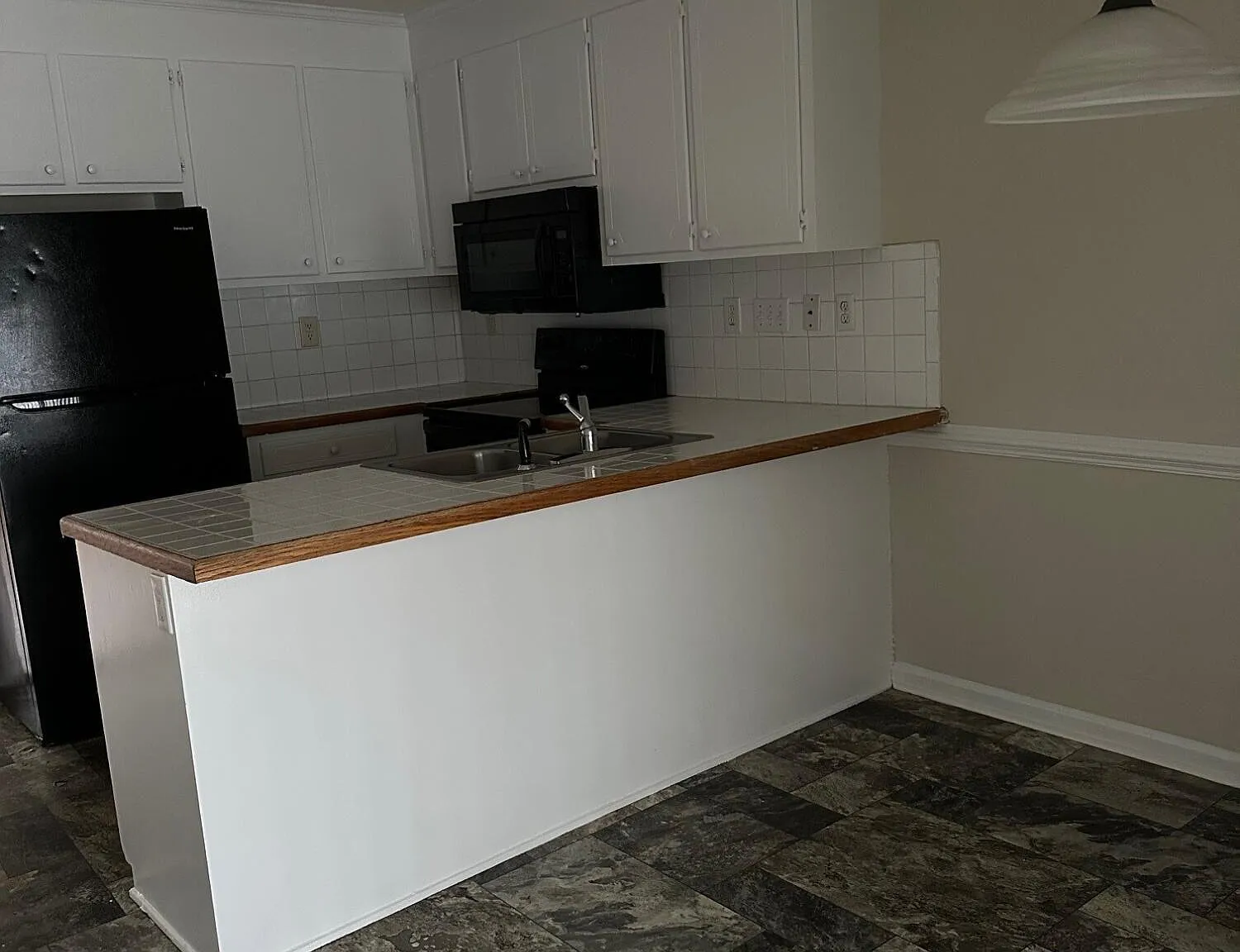 3 bed, 2.5 bath, $1,100 — Photo 4