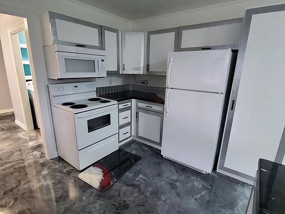 4th image of 131 Mimosa Pl