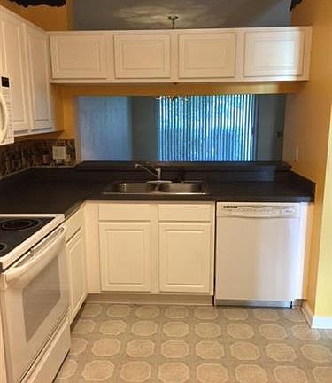 5th image of 12311 Kensington Lakes Dr Unit 405