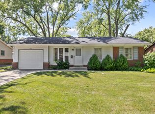550 Ridge Ave, Elk Grove Village, IL 60007