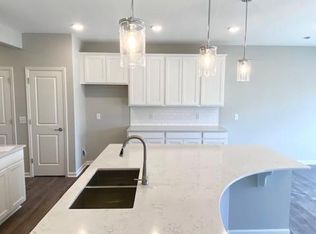 9741 4th St N, Lake Elmo, MN 55042