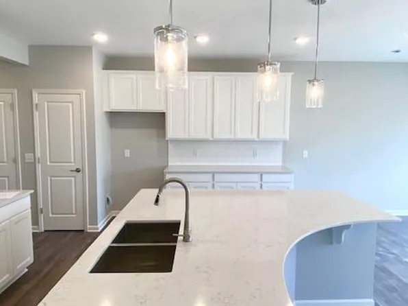 9723 4th St N, Lake Elmo, MN 55042