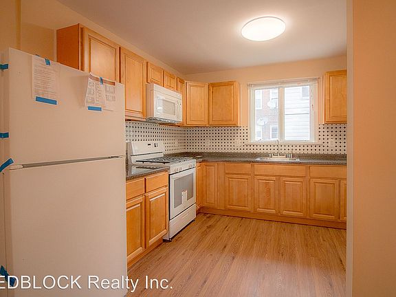 4th image of 639 Brill St