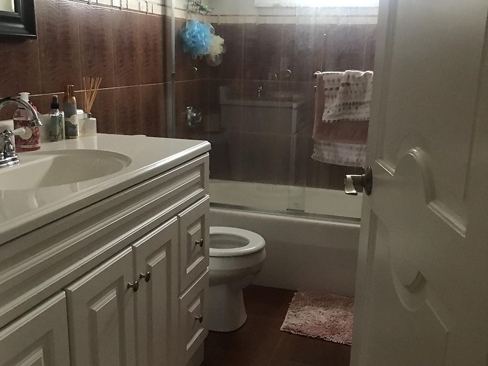 2nd image of 226 Washington St #228