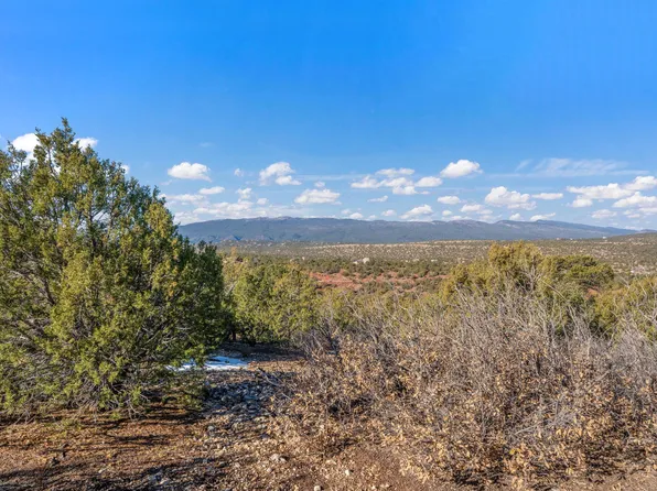 40 Gloria Ct, Tijeras, NM 87059