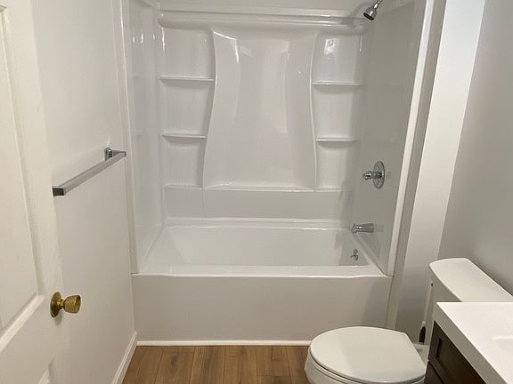 5th image of 6 Heritage Village Dr APT 407