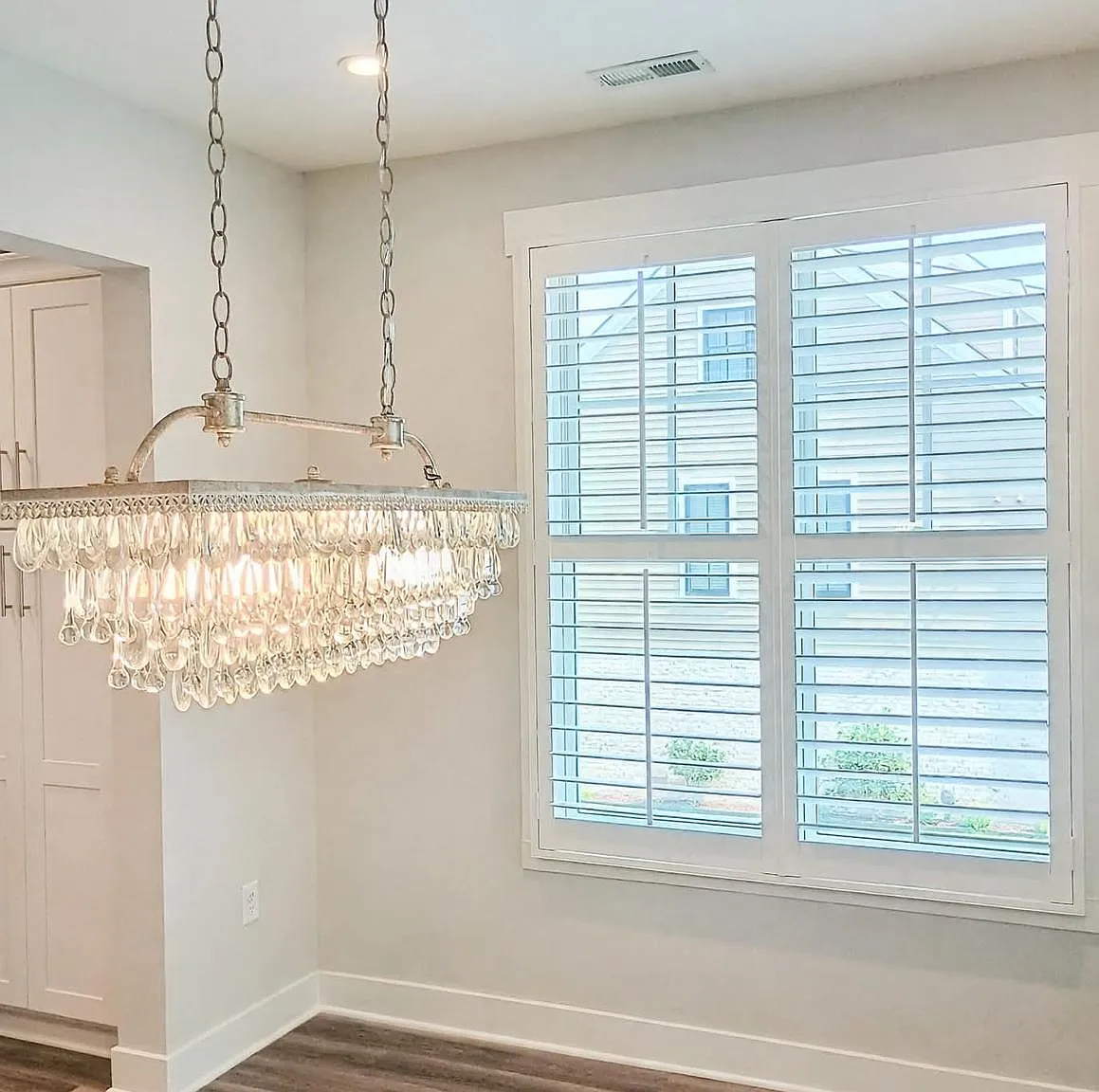 3 bed, 2.5 bath, 2200 sqft, $3,700 — Photo 4