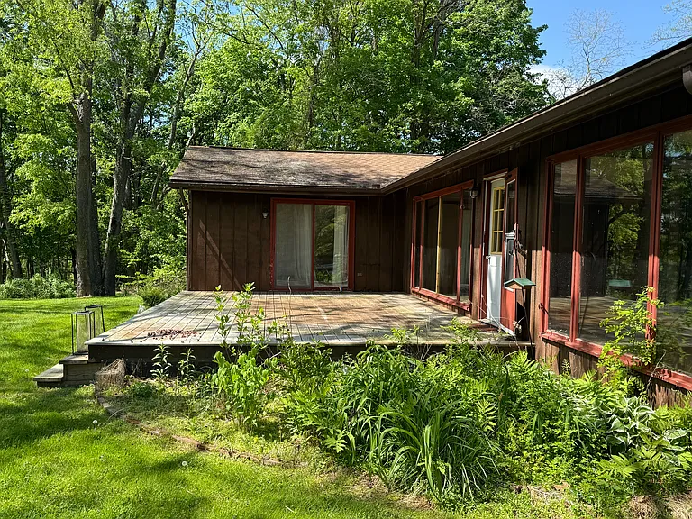 183 Barrytown Rd — Photo 2