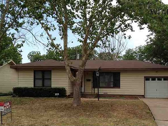 2nd image of 304 Bluebonnet Dr