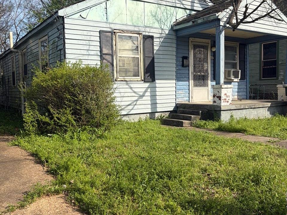 1st image of 736 Alaska St
