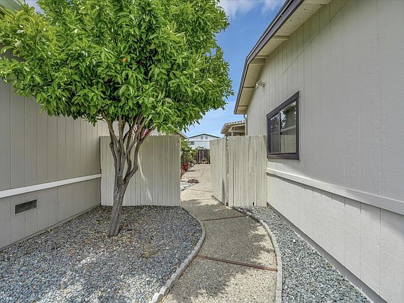 3rd image of 262 Forest Dr #262