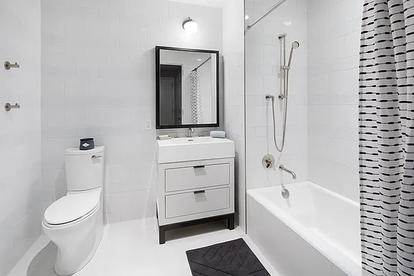 Rented by Extell Marketing Group LLC | media 27