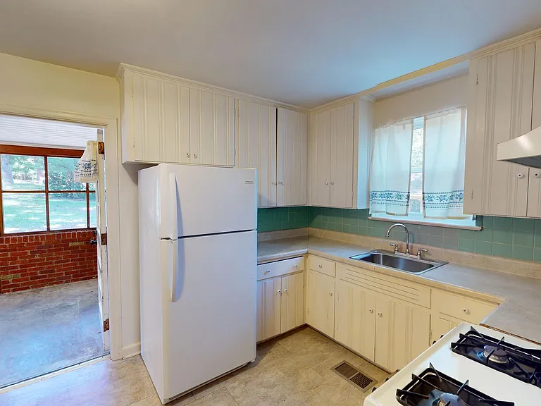 67 Holliday Dr — Photo 7