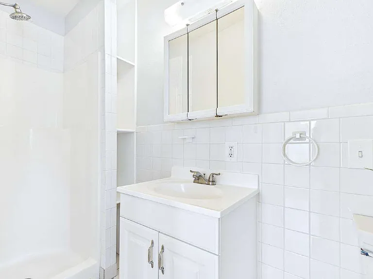 5001 Rena St — Photo 13