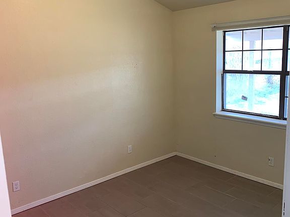 5th image of 2105 Lake Omega St #A