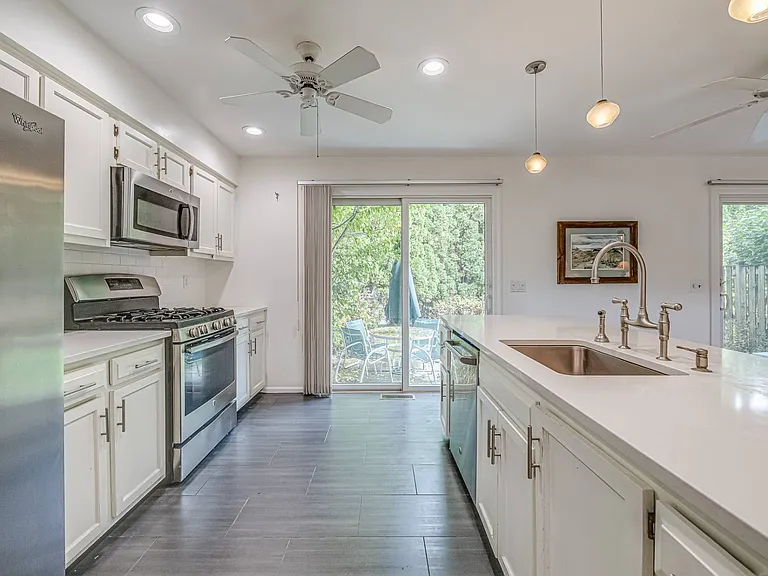 570 Hampton Rd #28 — Photo 9