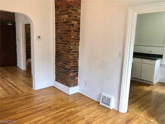 4th image of 4221 Whitman Ave #2