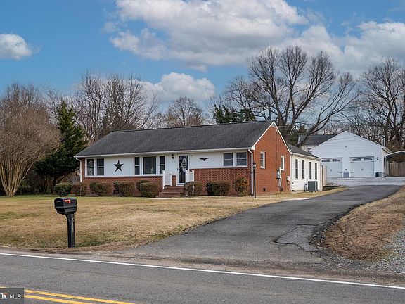 3rd image of 511 Ferry Rd