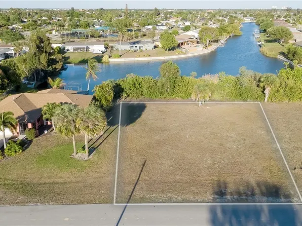 229 NE 10th Pl, Cape Coral, FL 33909