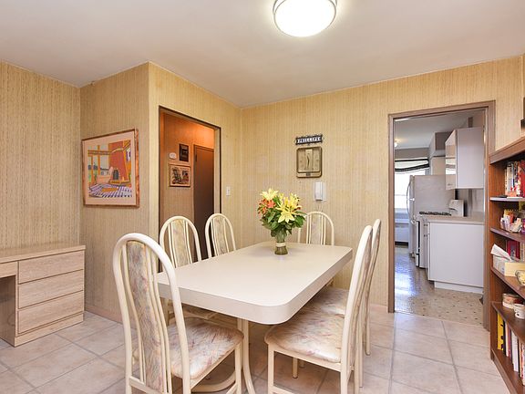 5th image of 14455 Melbourne Ave APT 6G