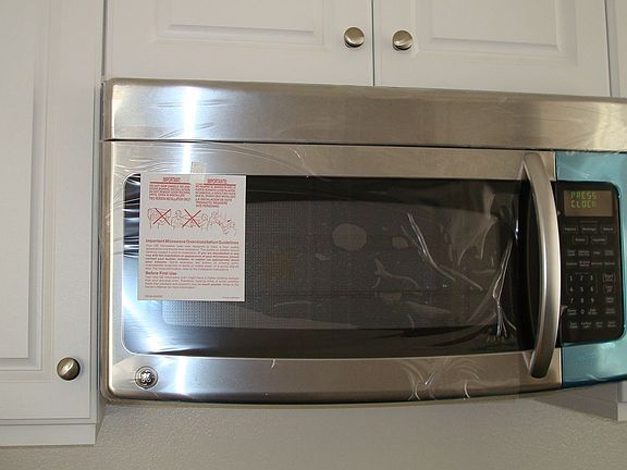 3rd image of 27434 Charleston Ct Unit 2