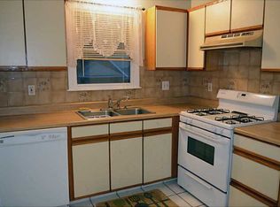 23 Starr St APT B, Johnston, RI 02919