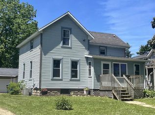 458 Waterloo St, Columbus, WI 53925