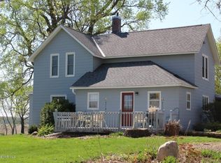 86103 210th St, Oakland, MN 56007