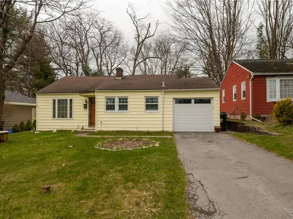 221 Weymouth Rd, Syracuse, NY 13205