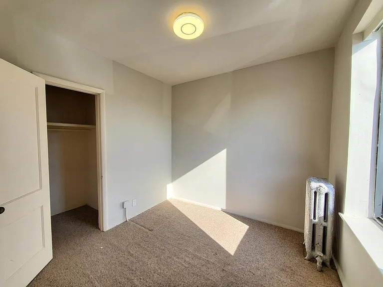 2742 W Montrose Ave #2 — Photo 15