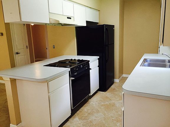 2nd image of 8315 N Hearthside Ter