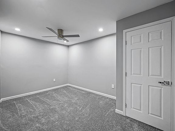 2nd image of 3059 Brighton St