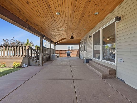 5th image of 26326 W Silver Stream Dr